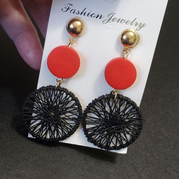 *Sale* Gold tone red and black earrings - Picture 2 of 7